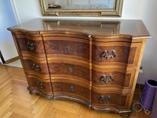 Comò e due comodini in legno massello. Comò H 90 L 125 Prof 58 - H 60 L 60 P 36