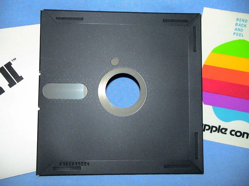 Apple IIe DOS 3.3 SYSTEM MASTER 5,25" Diskware 1980 Informatik Computer Museum V - Bild 2 von 4