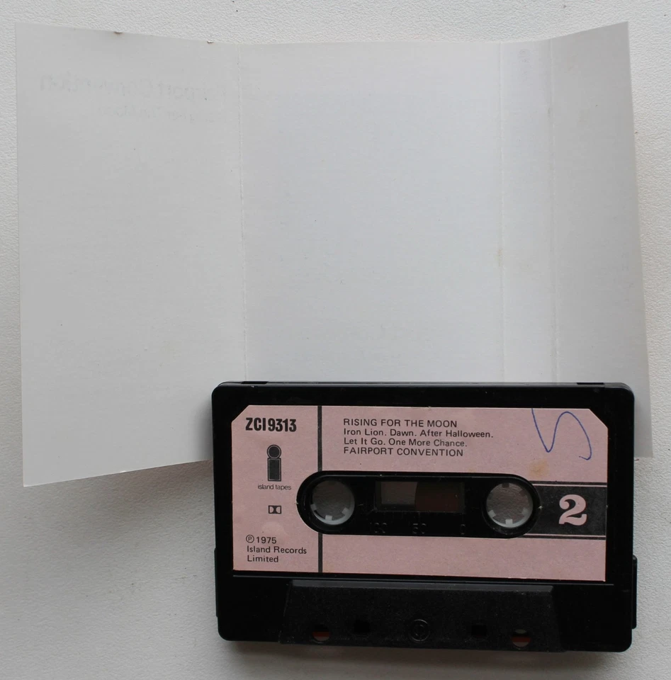 FAIRPORT CONVENTION - RISING FOR THE MOON (ISLAND ZCI9313) 1975 UK CASSETTE TAPE Foto 3 de 4