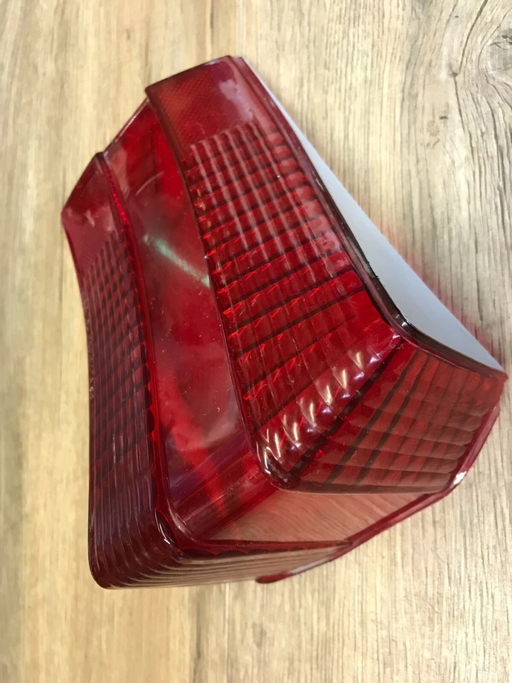 Pontiac Beaumont SD 1968 68 usado GM luz trasera derecha lente fabricante original raro Foto 3 de 4