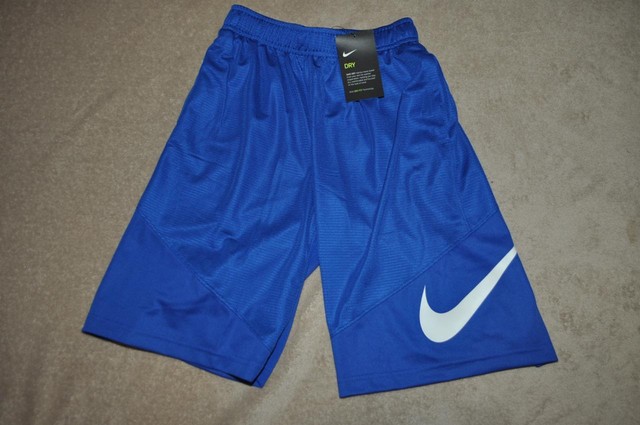 short nike big swoosh