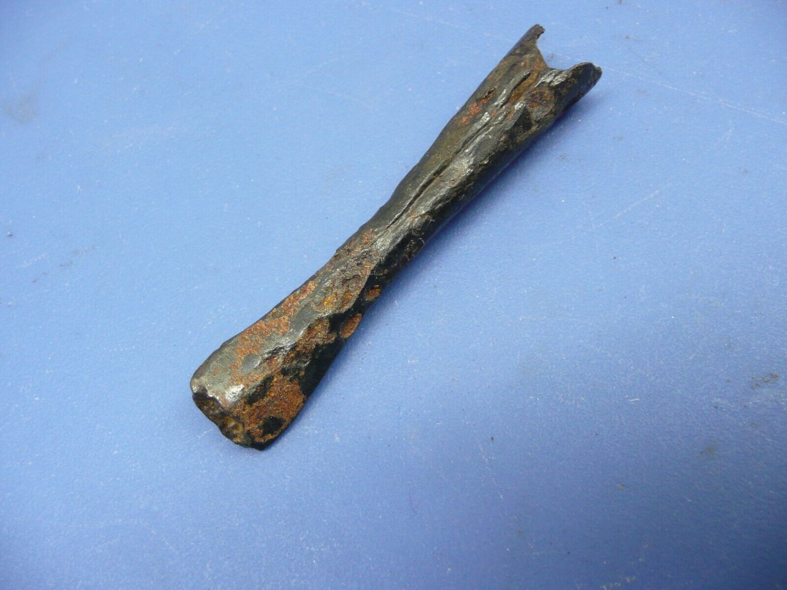 Medieval Era European Cast Iron Arrowhead, Ground Dug Relic (z233)