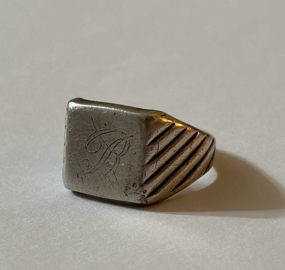 VTG Sterling Silver Initial "B" Statement Ring Me… - image 7