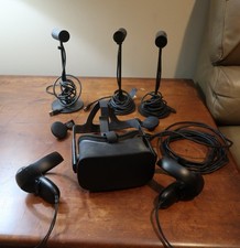 Meta Oculus Rift CV1 VR Headset - full kit - 3 sensors - with stand