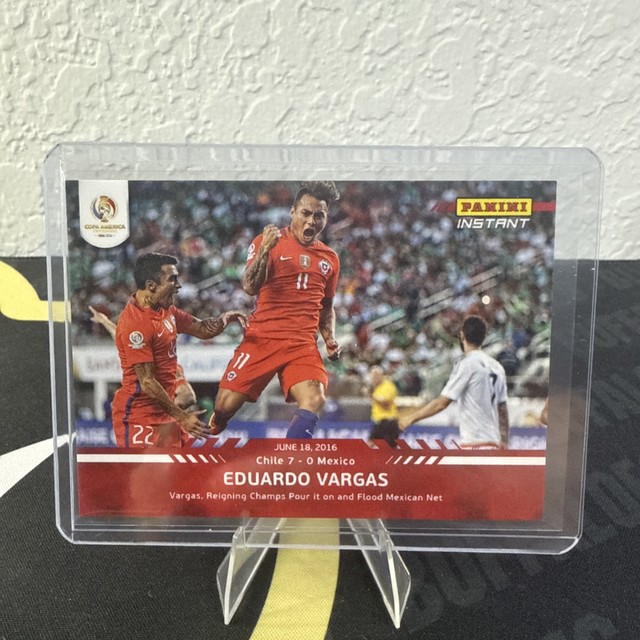 2016 Panini Instant Copa America Centenario Eduardo Vargas #30 /41