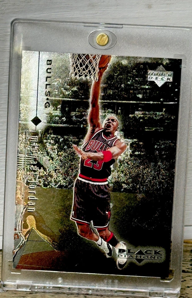 Tarjeta Michael Jordan años 90 INSERTAR ARCO IRIS HOLO FOIL RARA SSP 🔥 CAMISETA DE LOS BULLS #23 Foto 3 de 4