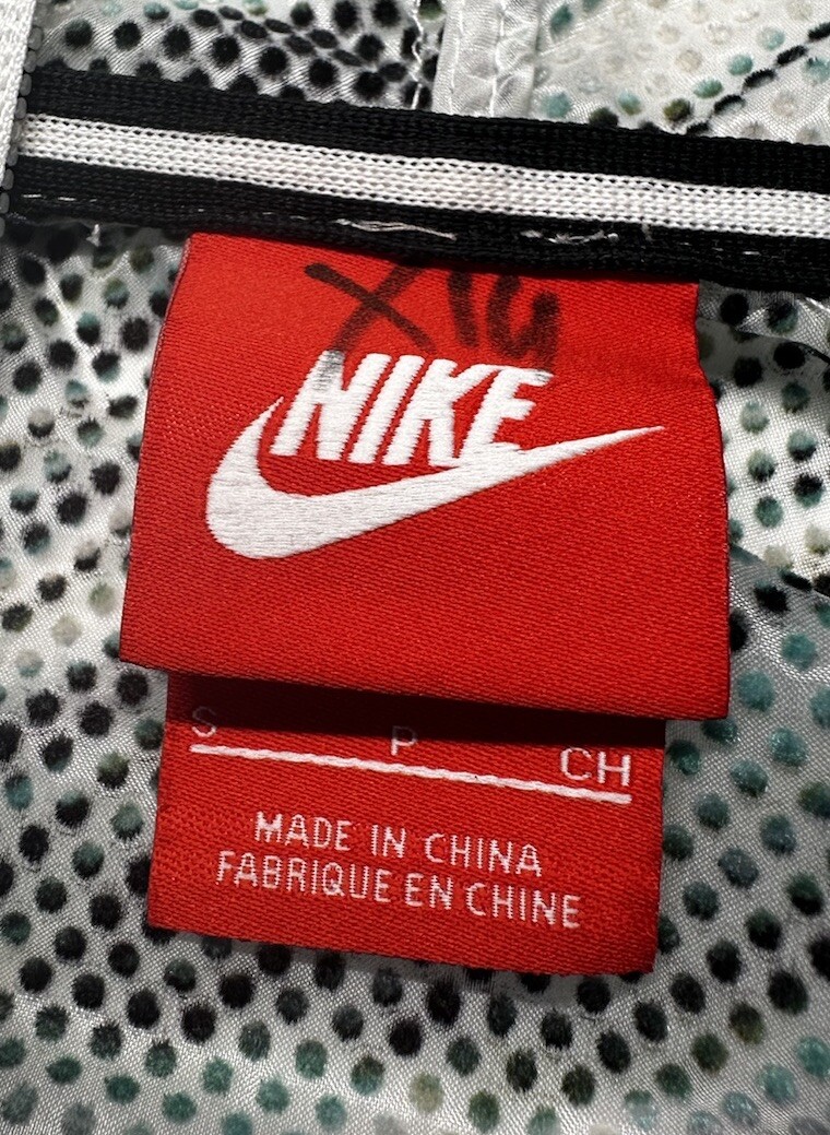 Nike Tech Hyperfuse Hooded Windrunner Jacket Wome… - image 8