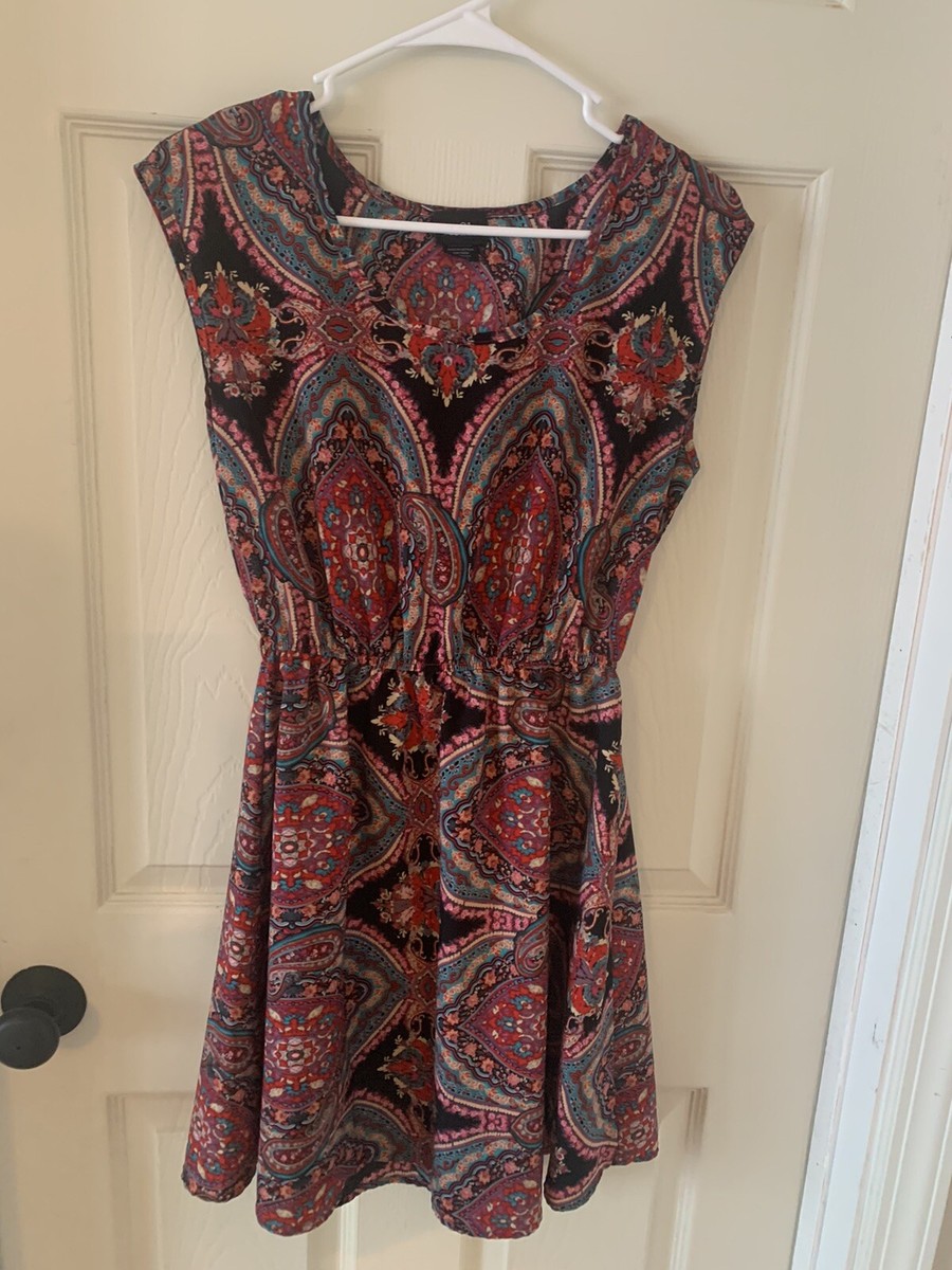 Womens burgundy rue 21 dress, size M