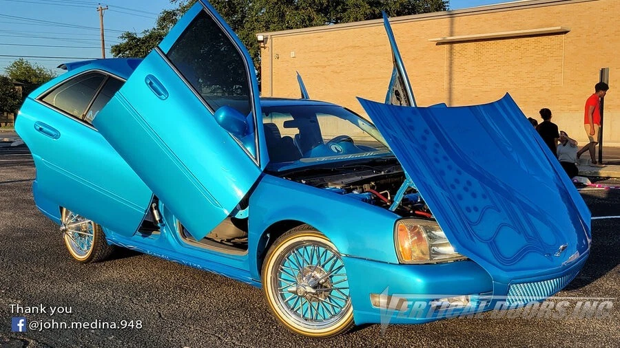 凯迪拉克·德维尔 2000 - 2005 年 Bolt on Lambo Doors 垂直门 Inc 轻松安装 — 第 3/3 张图片