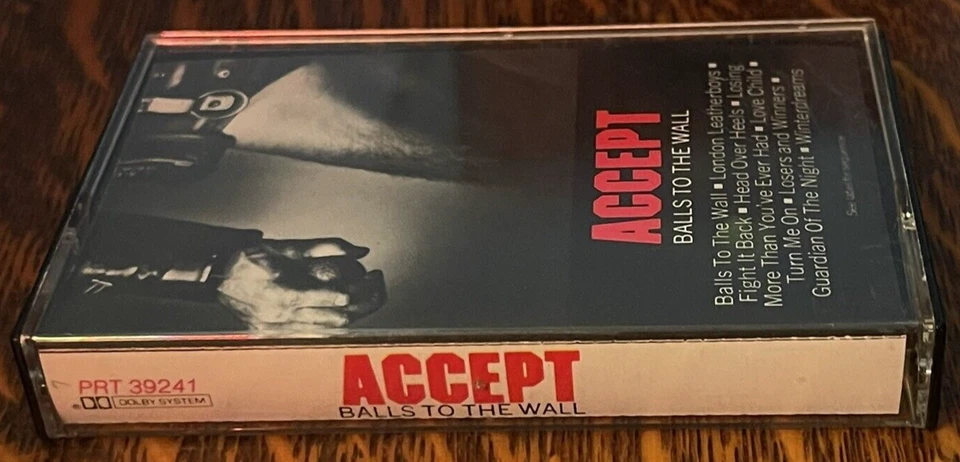 CASSETTE~ ACCEPT~ 1984~ BALLS TO THE WALL Foto 2 de 4