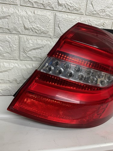 mercedes B-class genuine 2014 driver side rear light A2468200664 - Picture 3 of 8