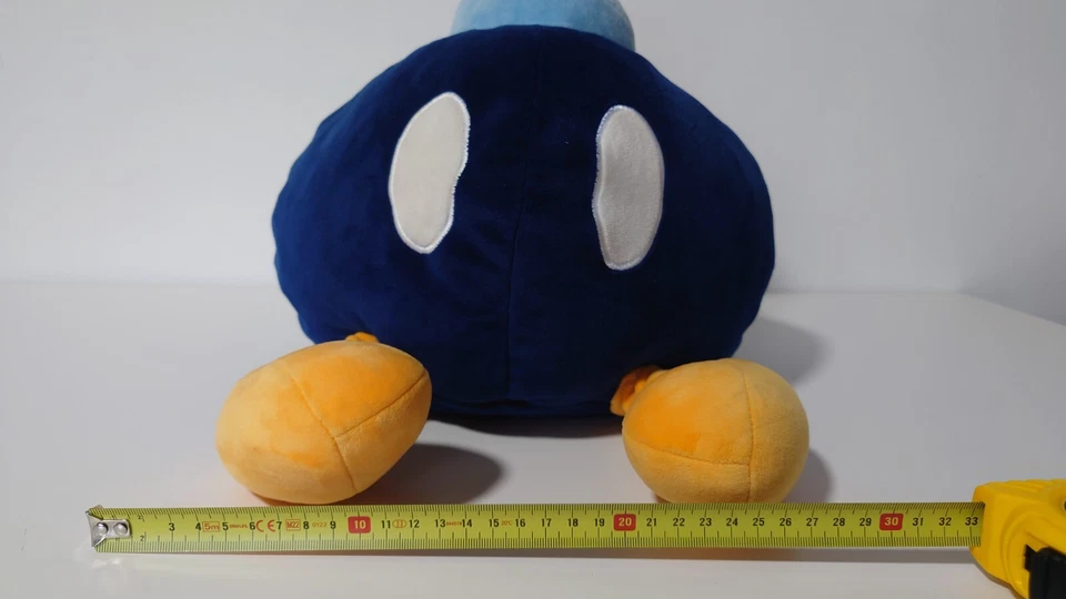 Peluche Super Mario Club Mocchi-Mocchi Bob-omb de Tomy - Grande, Suave, Coleccionable Foto 3 de 4