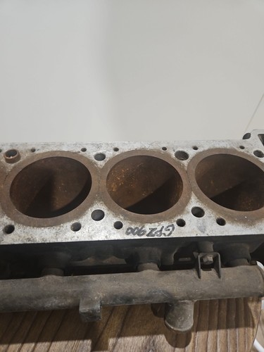 Kawasaki gpz 900 cylinder barrel - Picture 16 of 21