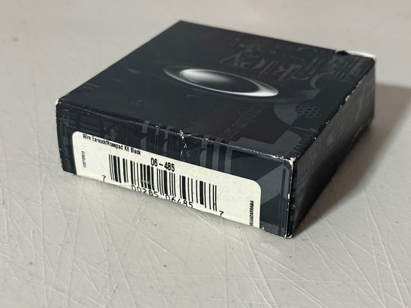 (NIB old stock)  OEM Oakley Wire Earsock/Nosepad Kit (black) 06-485 (HYPER RARE)