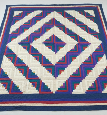 Vintage Handarbeit schöne ''Scheunenerhebung'' Muster bunt Quilt 83x81 Zoll
