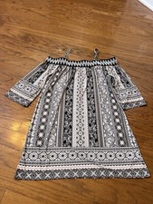 Trixxi Dress Womens Small Black White Tan Boho Casual Cold Shoulder