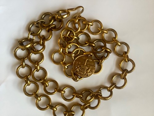 RARE VINTAGE CHANEL SEASON 28 GOLD PLATED CHAIN LINK BELT