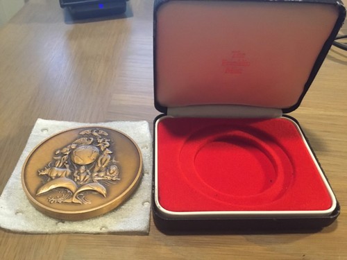 2001 Franklin Mint Annual Calendar Art Medal 3" Solid Bronze, 8.814 oz, in Cache - Picture 2 of 12