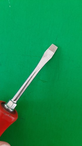Snap-on Tools USA SDS2 Red Hard Handle Flat Tip Slotted Screwdriver - Picture 10 of 15