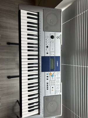 Yamaha PSR-E323 Keyboard, Silver, 61 Keys WITH ADAPTER AND STAND