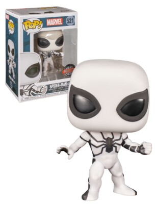 【新品】Funko pop Marvel フィギュア 4体　　保護ケース付 Amazon.com: Funko POP! Marvel: 4 Pack Includes America Chavez, The