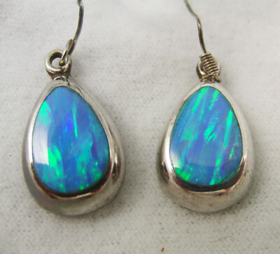 SS  925 tear  drop shaped dangle drop earrings blue iridescent stones 3.3 grams