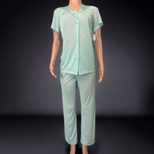 Classy Vanity Fair zweiteiliges seidiges Pyjama-Set Größe SMALL/38 Azure Mist  - Bild 1 von 17