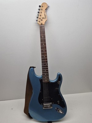 FENDER SQUIER BULLET STRATOCASTER (P28014564)