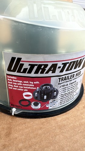 Ultra-Tow 572071 Trailer Hub, 6 on 5 1/2in., 2750 lb. Cap 1-PCs - Picture 2 of 5