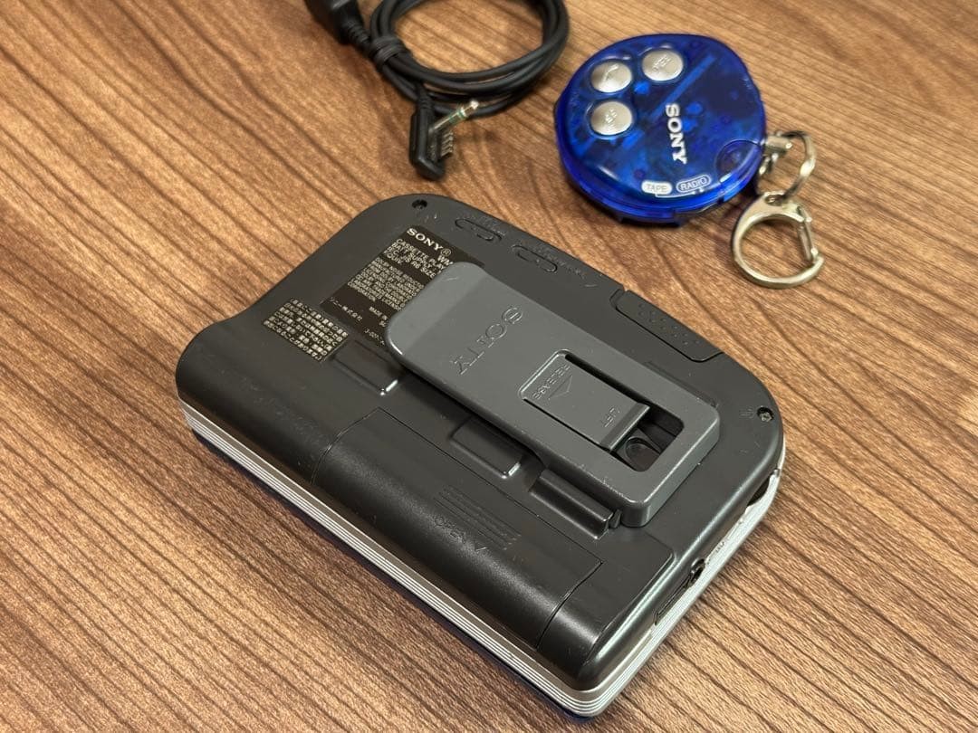 ソニーカセットウォークマン sony WM-FK2 本体のみ SONY WM-FK2 Cassette Walkman Auto Reverse FM AM radio Dolby NR