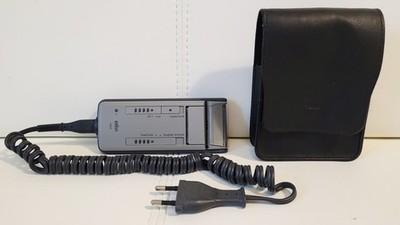 Elektrischer Braun Rasierer 4504 mit Reiseetui Vintage