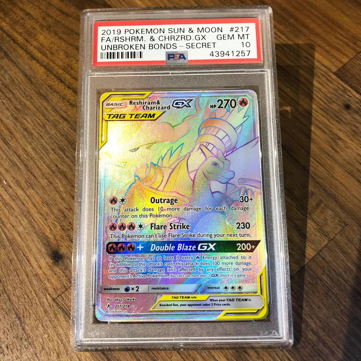 Reshiram & Charizard GX TAG TEAM - 217/214 - Rare Rainbow Card