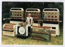LIGUEIL (37) Albert BERGERAULT musician inventor-builder with MACHINE 1970