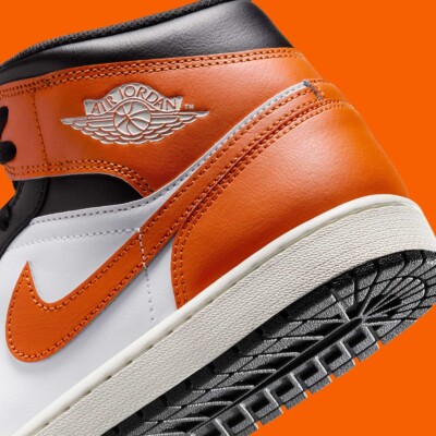 Nike Air Jordan 1 Mid Black Toe Starfish Mens Orange Sports