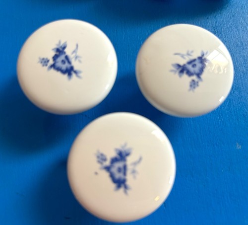 VTG 7 Ceramic White Porcelain Drawer Knob Hardware Pull Cabinet Blue Flower - Picture 3 of 5