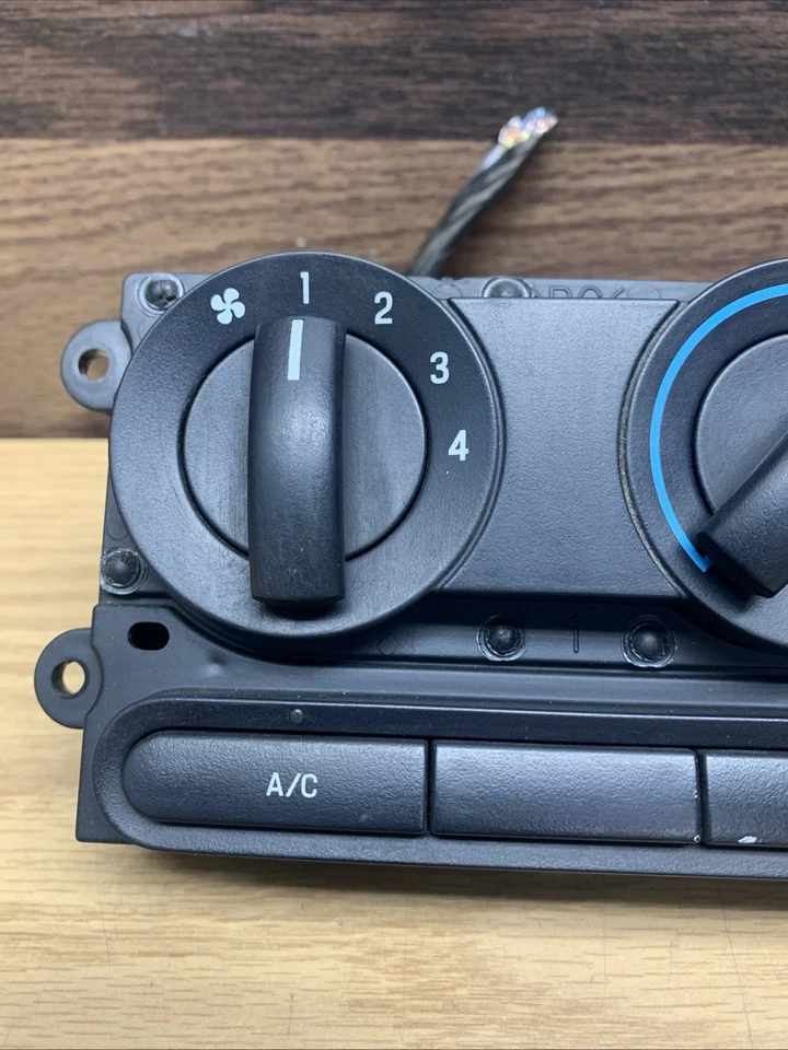 04-08 Ford F-150 Manual Heater AC Temperature Climate Control Module Panel OEM - Image 2 of 4