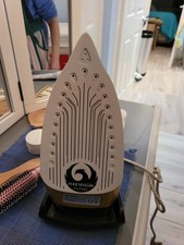 Phoenix Gold Freeflight cordless iron Used once too heavv for my mum