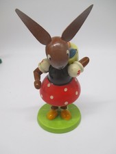 Hasenfrau mit Eiern, Kiepe , Erzgebirge Figur , H&auml;sin mit rotem Rock