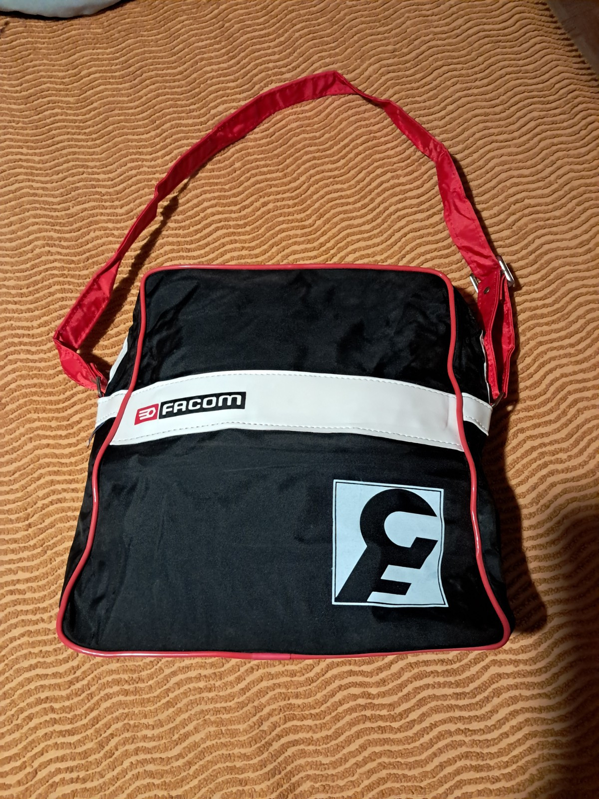 Sac vintage Facom de collection en toile kaki modèle d atelier à l état neuf