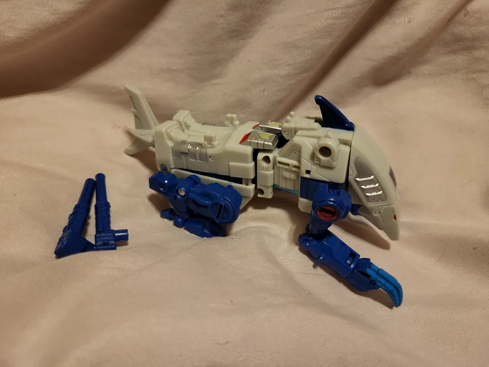 Transformers Power Of The Primes Terrorcon RIPPERSNAPPER, No Combiner Hand - Image 2 of 3