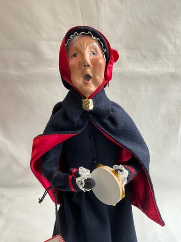 Byers Choice Caroler Salvation Army Grandmother Woman w/ Tambourine & Hang Tag - Picture 3 of 9