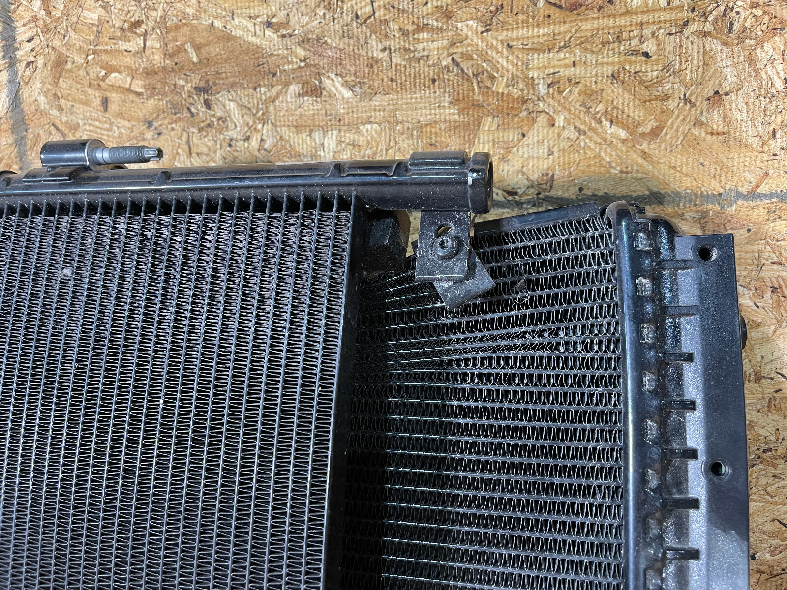 2018 17 19 20 McLaren 720S 720 Right Rear Radiator Condensor Assembly 11L0359CP