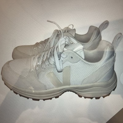 Veja Venturi Sneakers 8.5 Woman s White Pierre