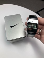 orologio nike d line triassiale quadrante verde design vintage