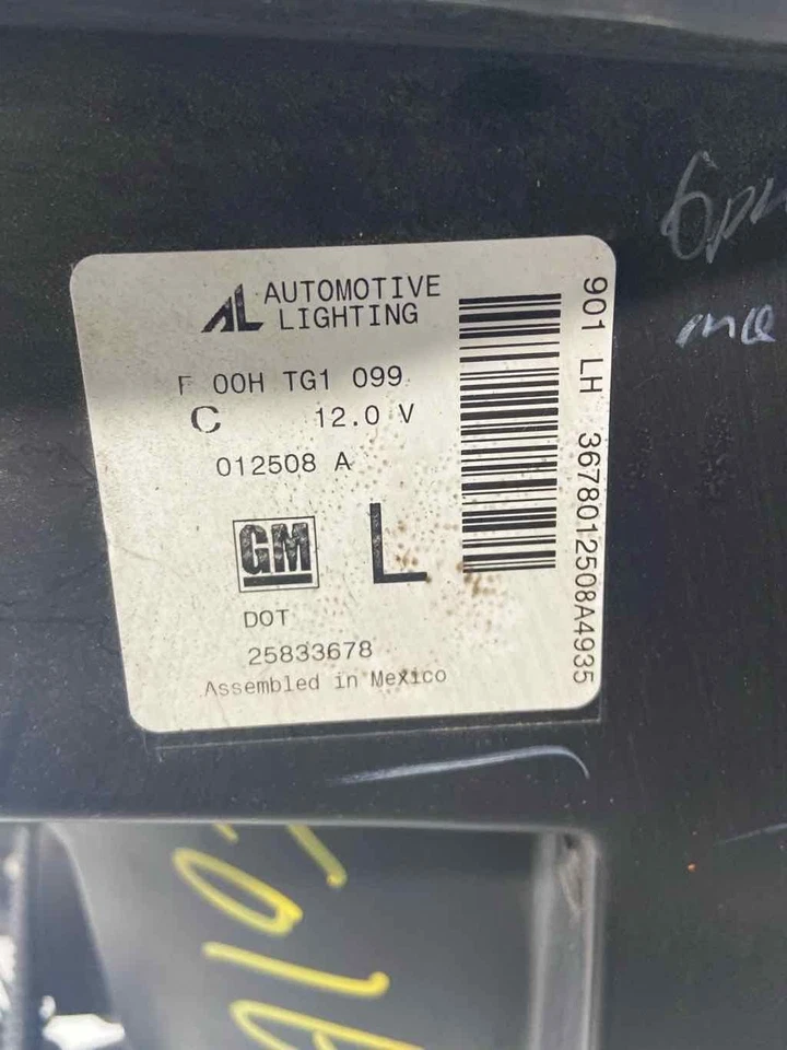 Used Left Headlight Assembly fits: 2008 Chevrolet Silverado 3500 pickup Left Gra - Изображение 2 из 4