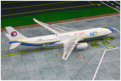 1:400 Phoenix CHINA EASTERN AIRBUS A330-300 Passenger Airplane Diecast Model