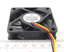 1 x DC Brushless Cooling Fan 60 x 60 x 15mm 60mm 6015 7 blades 5V 3pin Connector