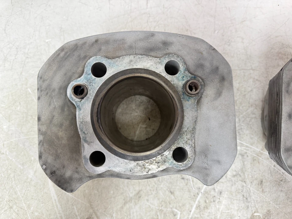 2005 HARLEY SPORTSTER 883 Engine Motor Cylinders Jugs Cylinder - Image 3 of 4