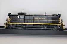 Bowser HO 25218 - Executive - RS-3 Diesel Locomotive "Nickel Plate Road" 553