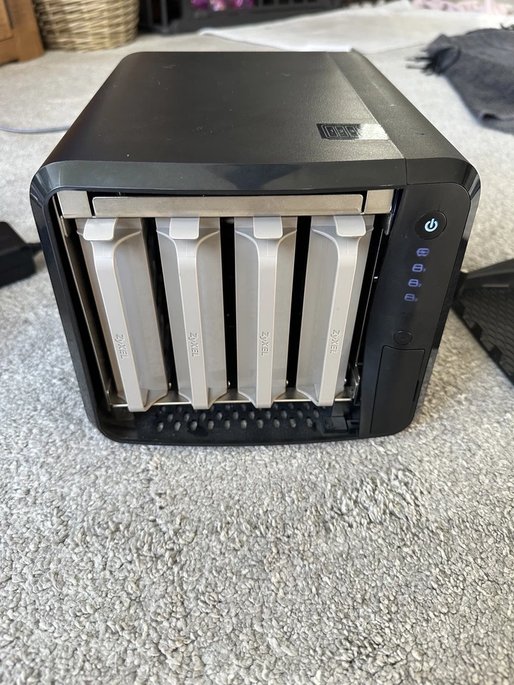 Zyxel NAS 542 4 bay (fully populated with 6.5tb) - Image 2 of 4